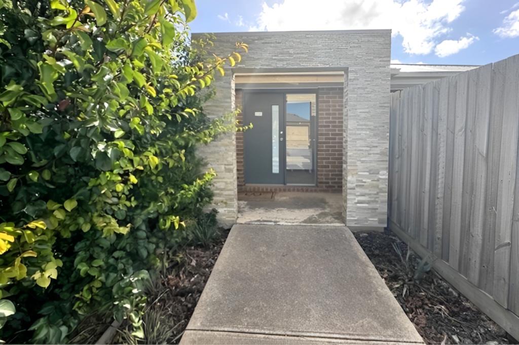 2/181 Riversdale Dr, Tarneit, VIC 3029