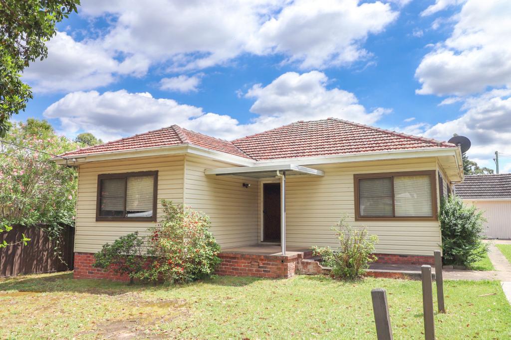 63 WENKE CRES, YAGOONA, NSW 2199