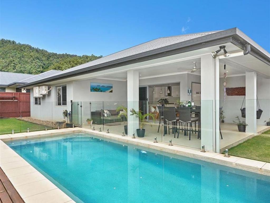 31 Languna Ave, Redlynch, QLD 4870