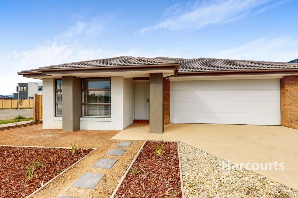 29 Fewster Cct, Mickleham, VIC 3064