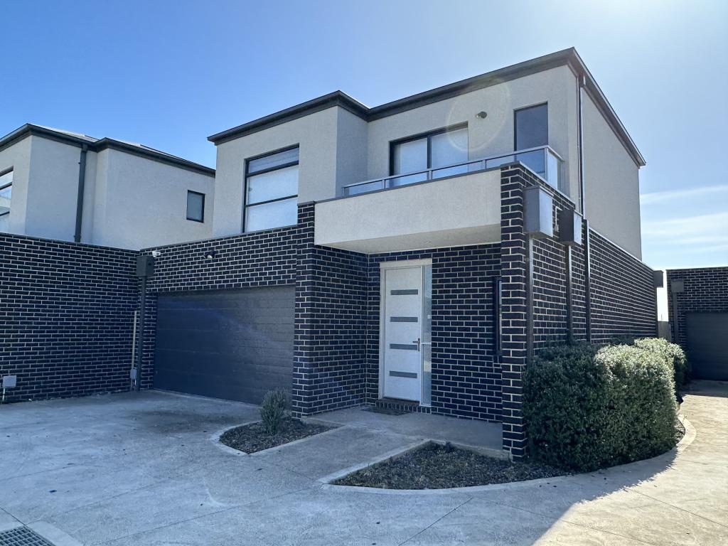12 Ben Thanh Pl, Sunshine North, VIC 3020