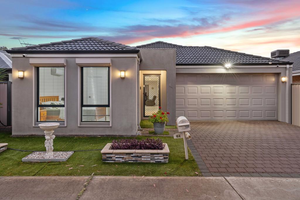 44 Erade Dr, Piara Waters, WA 6112