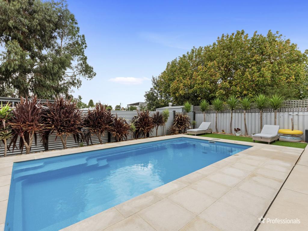 22 Mclachlan St, Carisbrook, VIC 3464