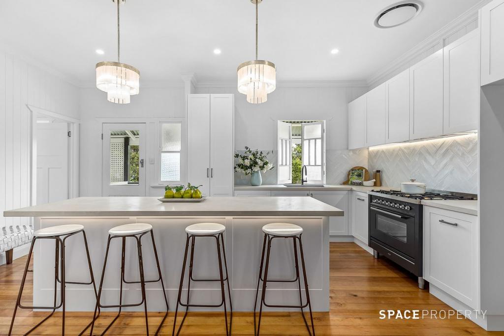 151 JUNCTION RD, CLAYFIELD, QLD 4011