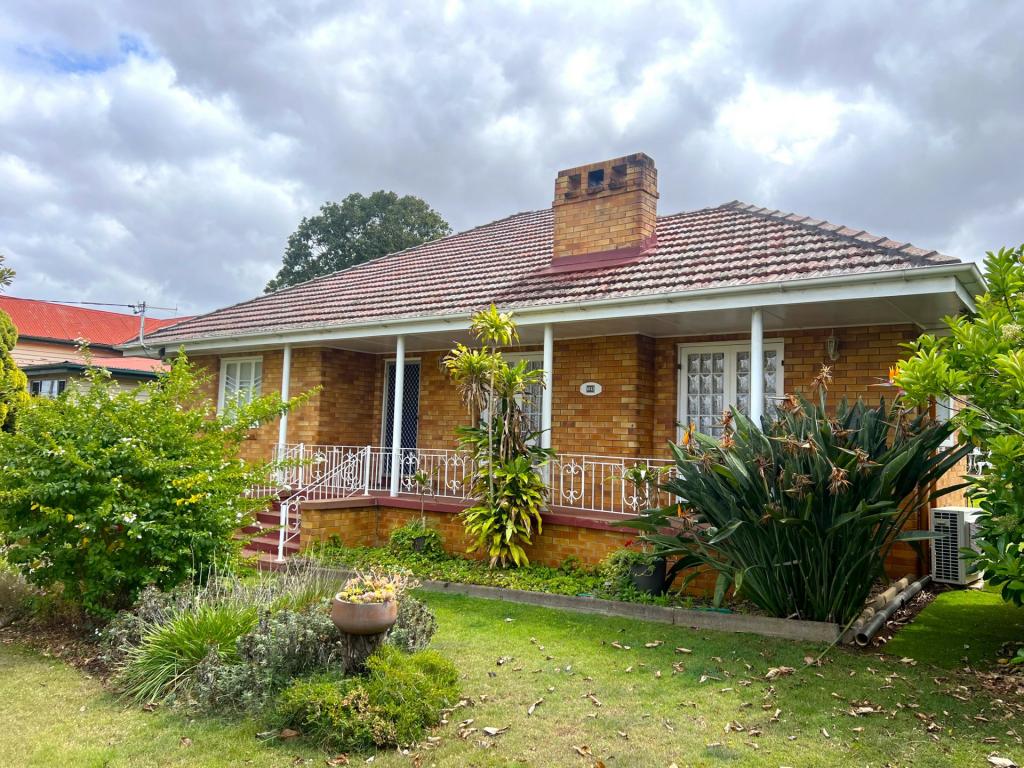 164 Doonkuna St, Kingaroy, QLD 4610