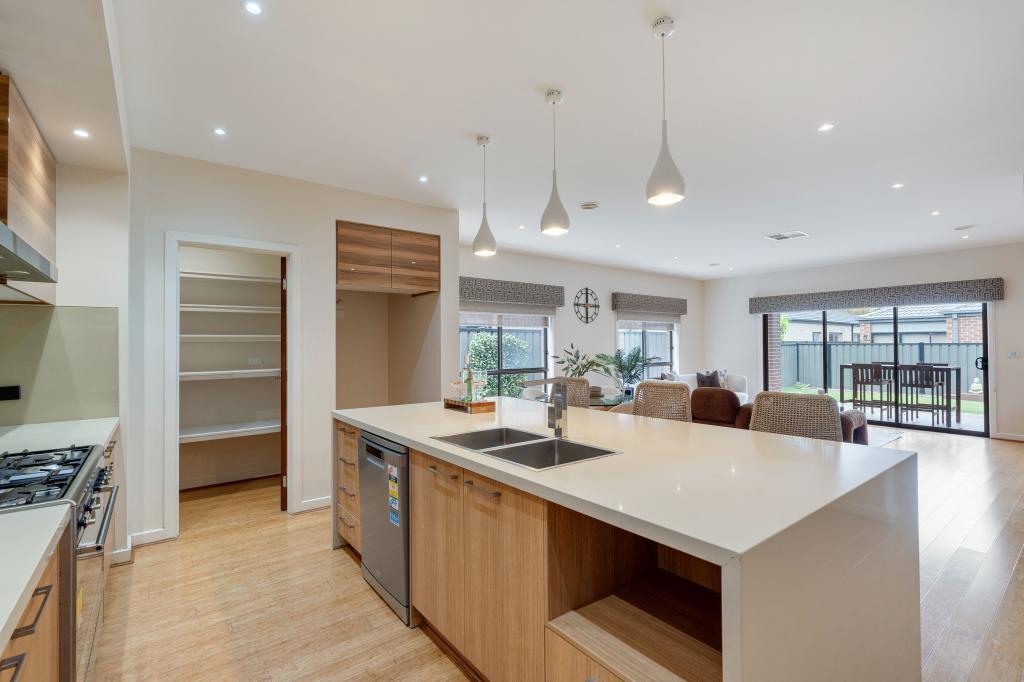 29 BANDICOOT RD, CRAIGIEBURN, VIC 3064