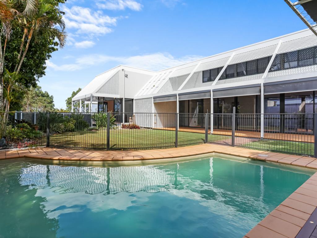12 Hakea Cres, Chapel Hill, QLD 4069