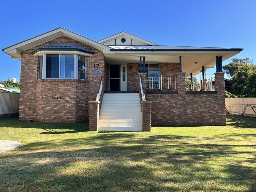 17 FLAHERTY ST, RED ROCK, NSW 2456