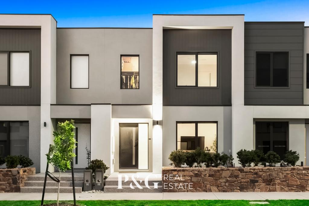 88 Picnic Ave, Clyde North, VIC 3978