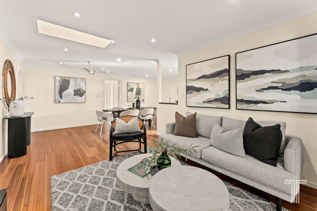 36 Weekes Rd, Carindale, QLD 4152
