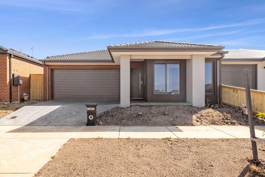 84 Steamboat Ave, Winter Valley, VIC 3358