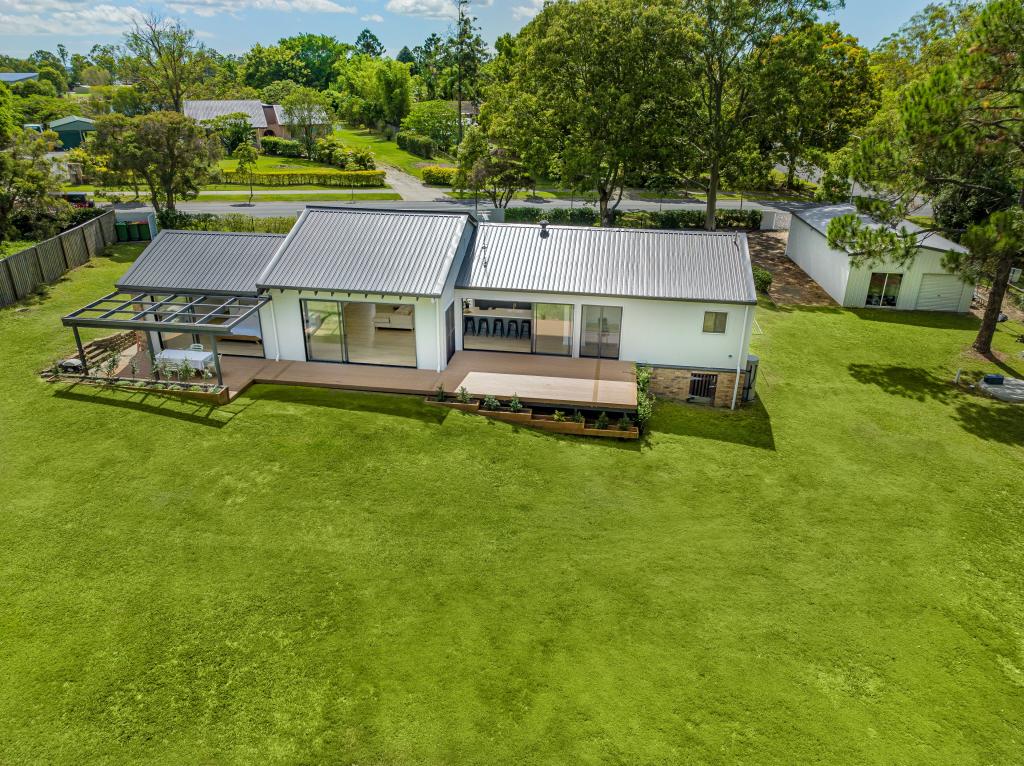 21 Riversdale Rd, Oxenford, QLD 4210