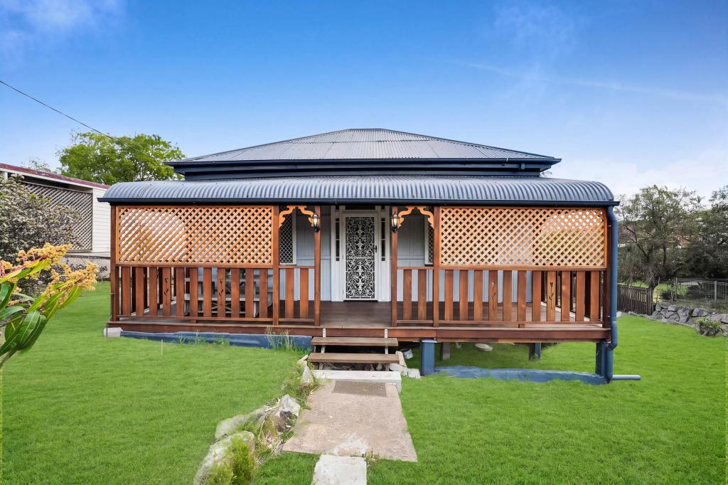 8 Adam St, Bundamba, QLD 4304