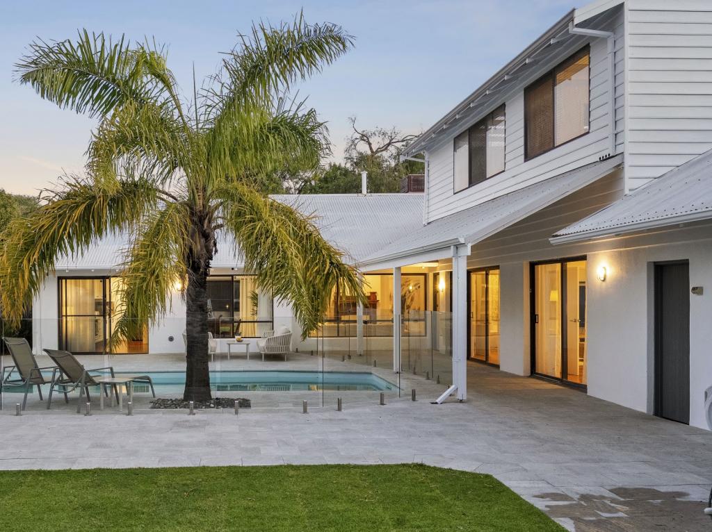 21 Dampier Ave, City Beach, WA 6015