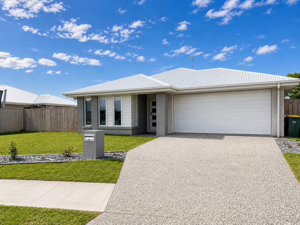 28 WINDWARD WAY, BURRUM HEADS, QLD 4659