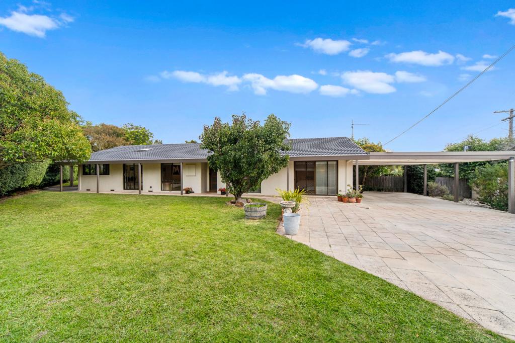 11 Poplar Dr, Rosebud, VIC 3939