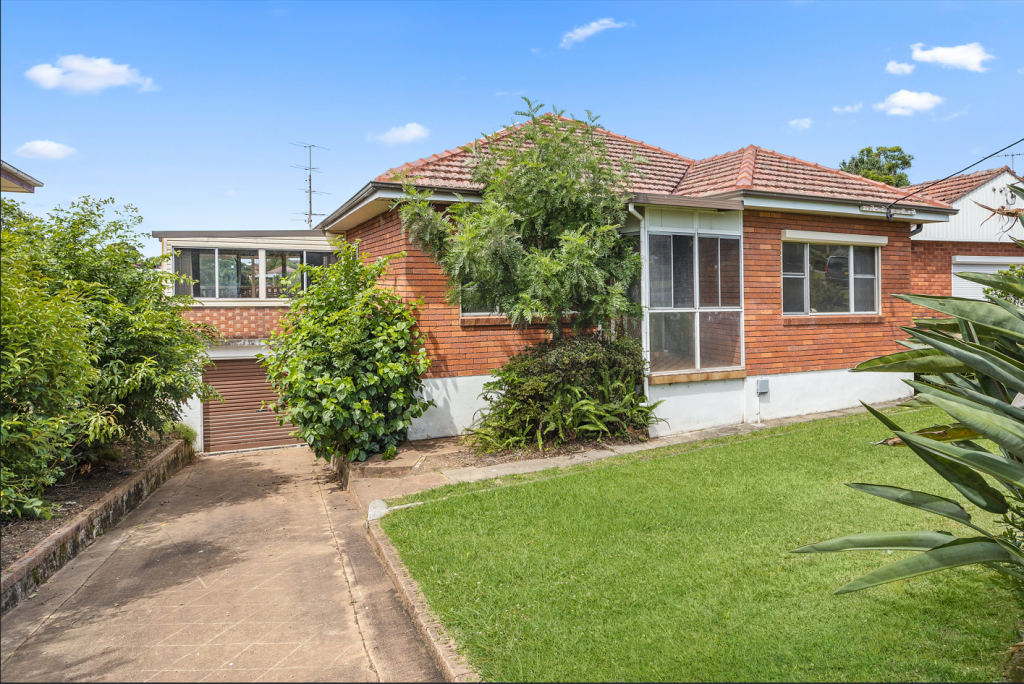 15 Bukari St, West Wollongong, NSW 2500