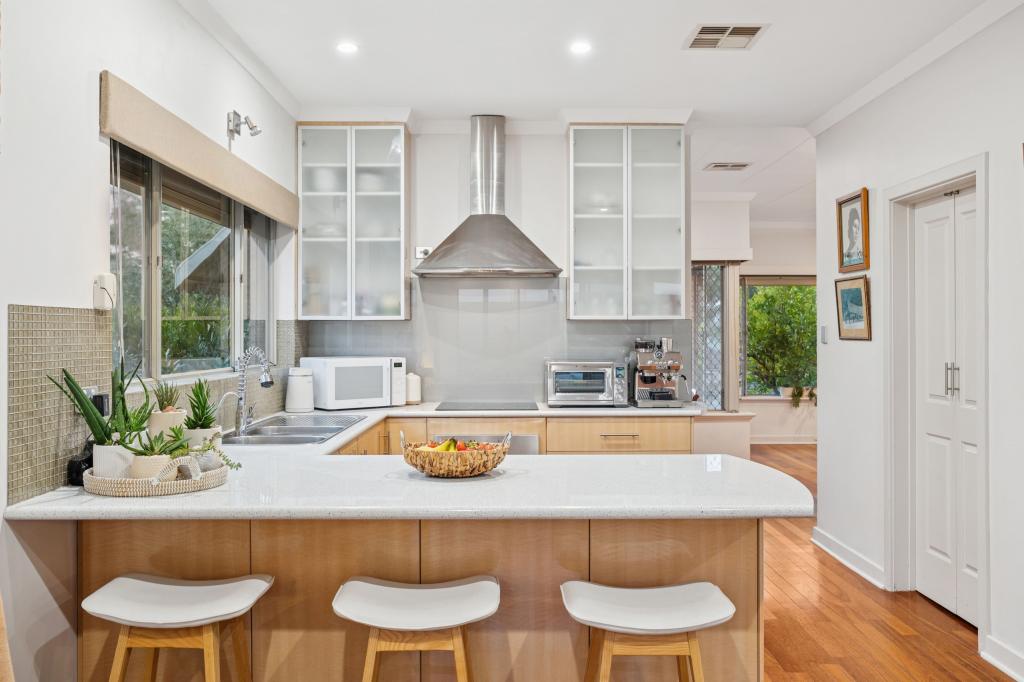 73 Wendouree Rd, Wilson, WA 6107