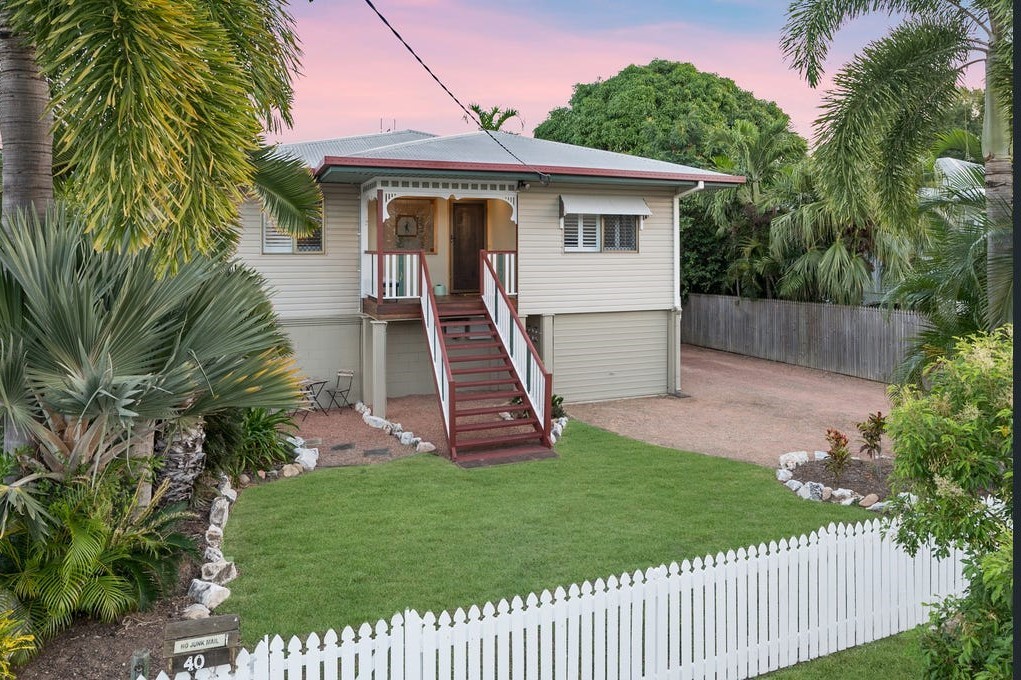 40 Carr St, Hermit Park, QLD 4812