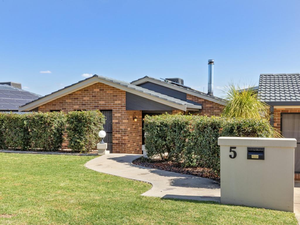 5 Camira Cres, Hillvue, NSW 2340