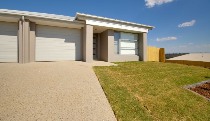 2/11 Bulloo Cres, Brassall, QLD 4305