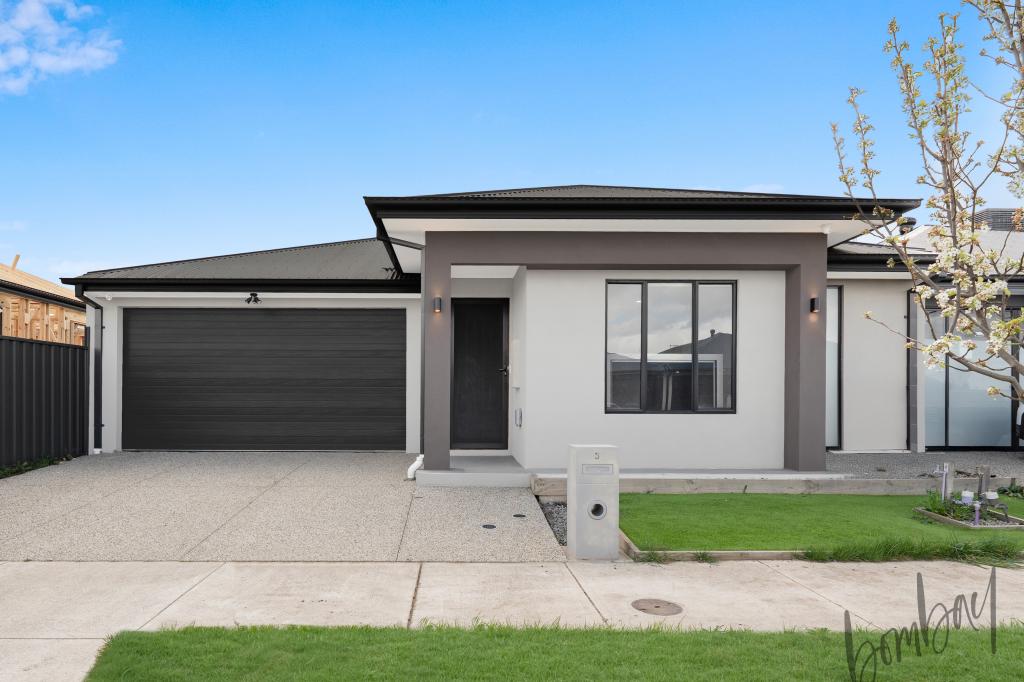 3 HUTCH AVE, DONNYBROOK, VIC 3064