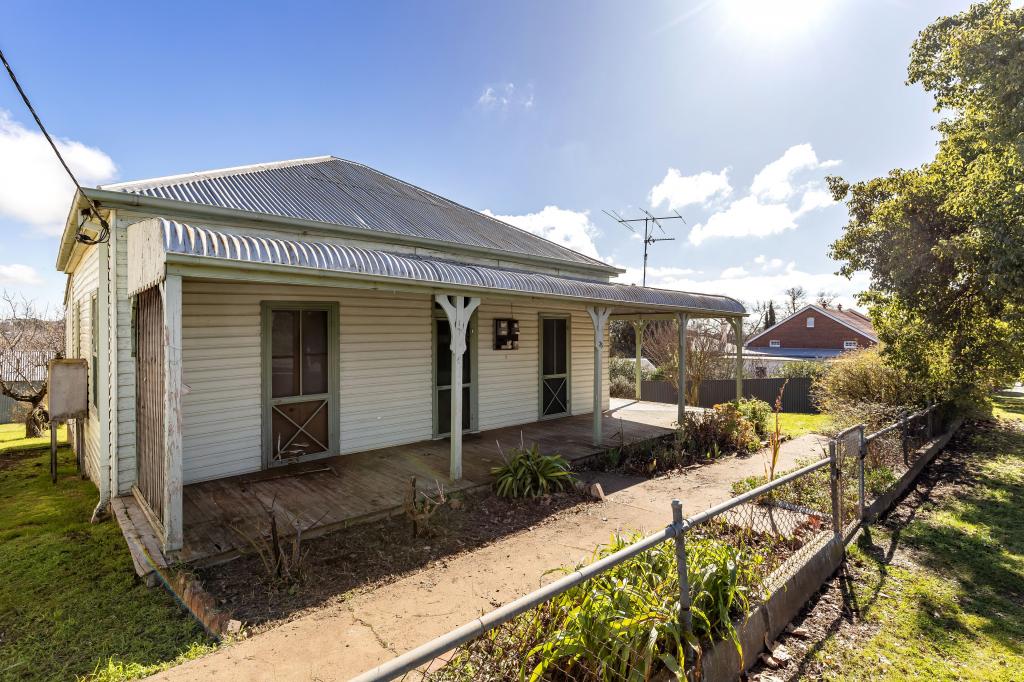 25 Denison St, Junee, NSW 2663