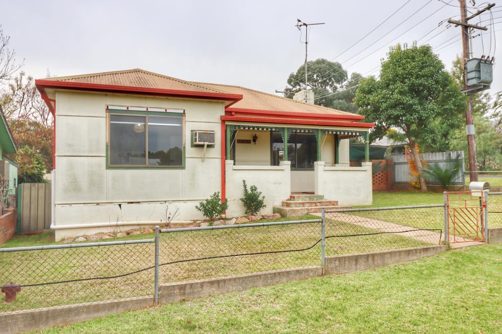 20 Macassar St, Cowra, NSW 2794