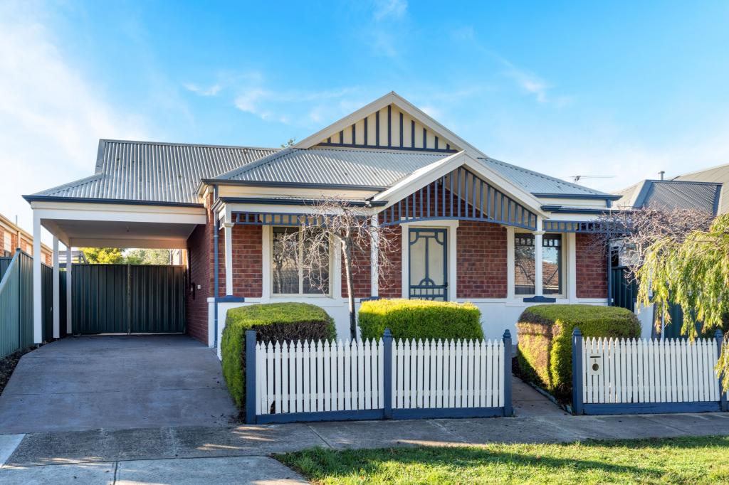 5 Ballarat Ct, Craigieburn, VIC 3064