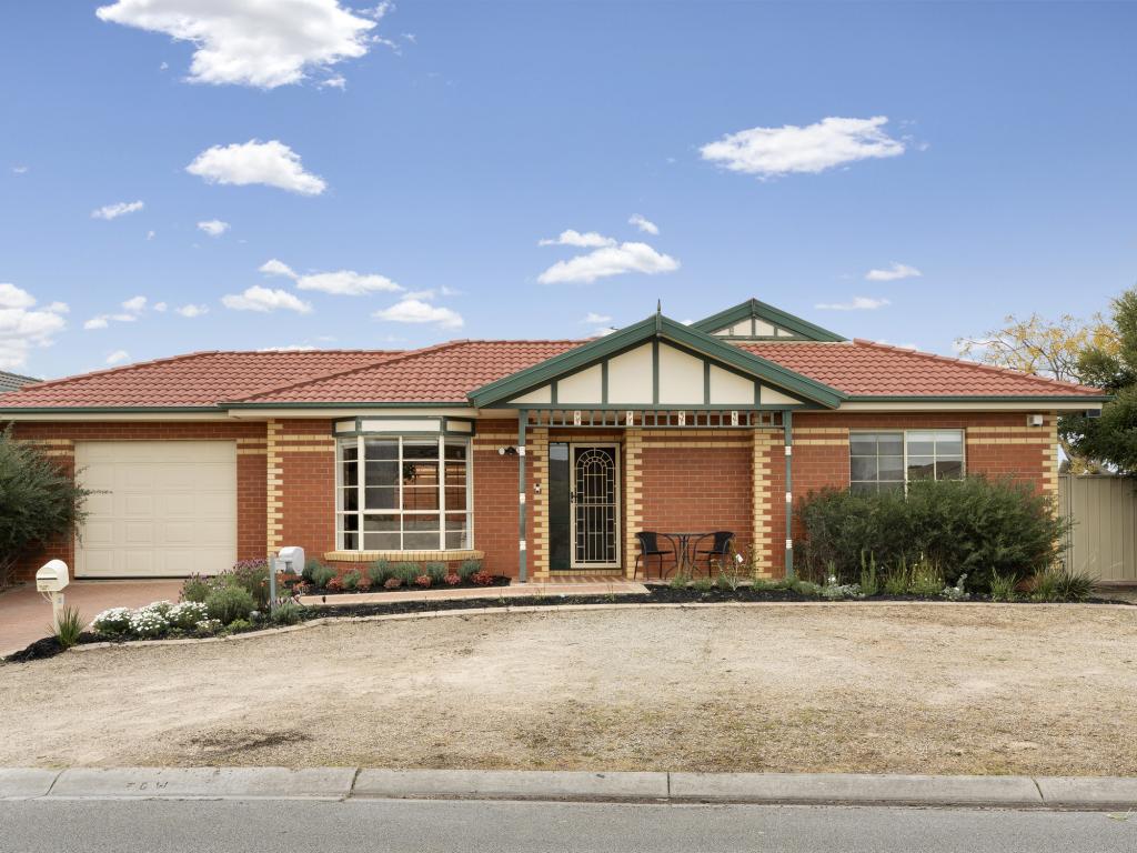 2 Hannah Ave, Hillside, VIC 3037