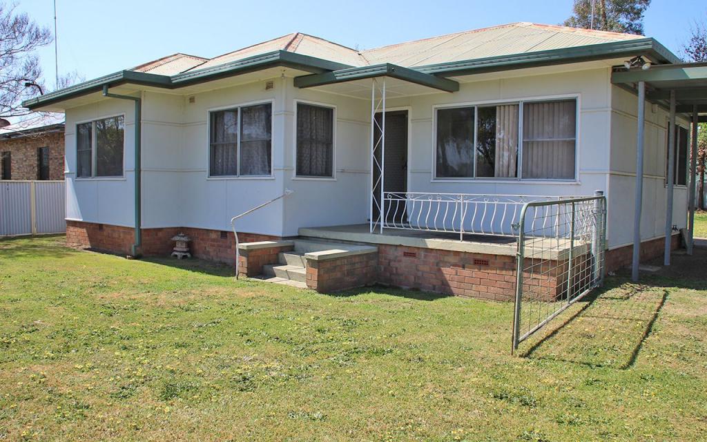 27 Charles St, Coonabarabran, NSW 2357