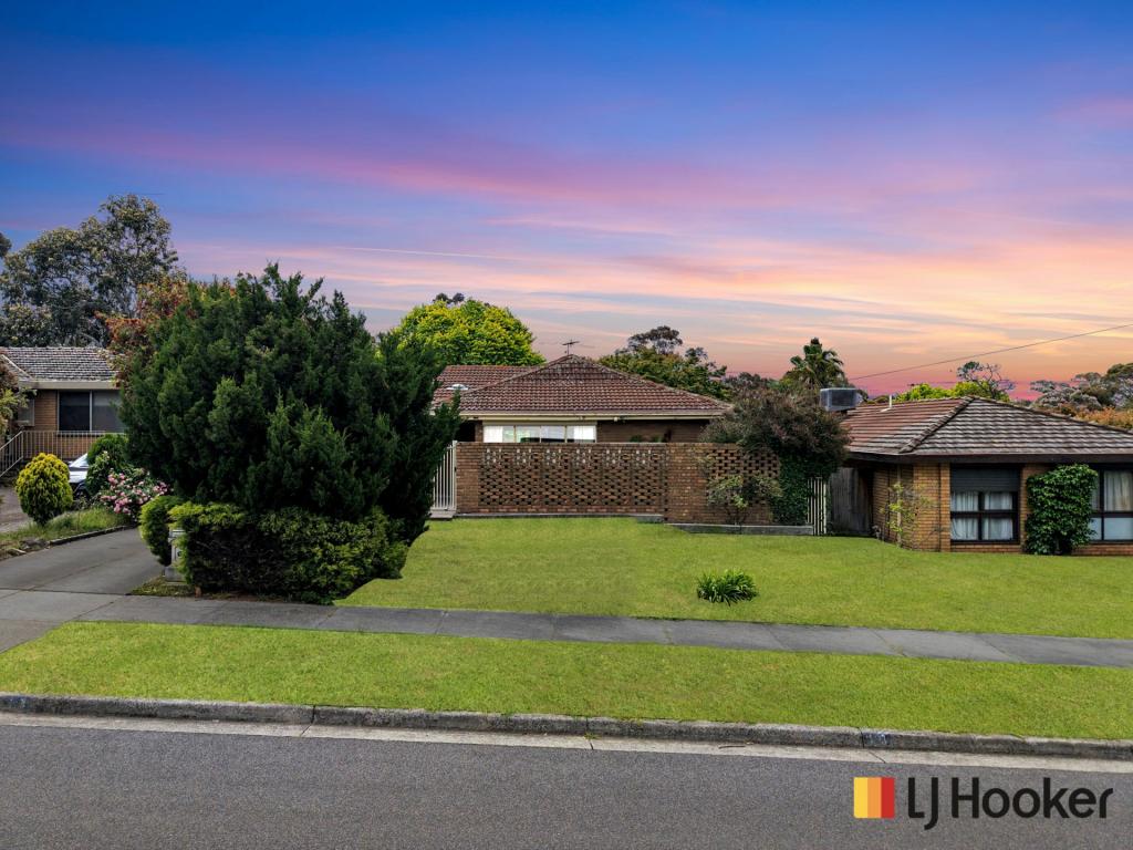 13 Hood Cres, Sunbury, VIC 3429