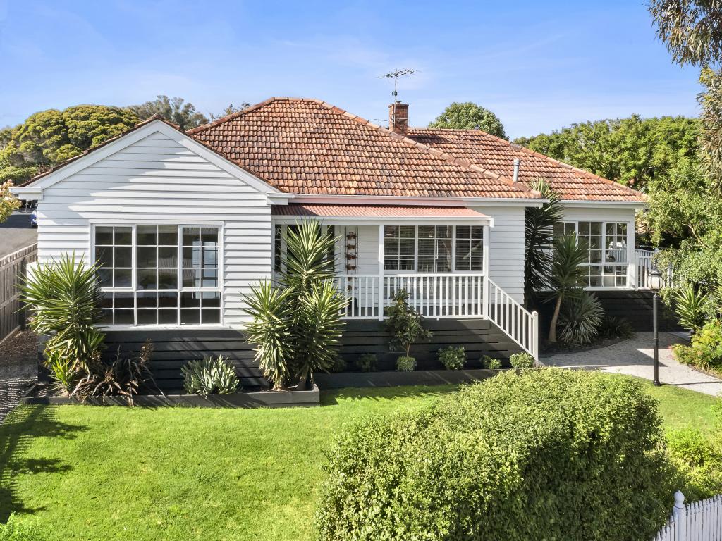 2/14 Merton Gr, Manifold Heights, VIC 3218