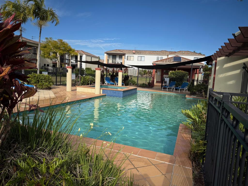 302 Christine Ave, Varsity Lakes, QLD 4227