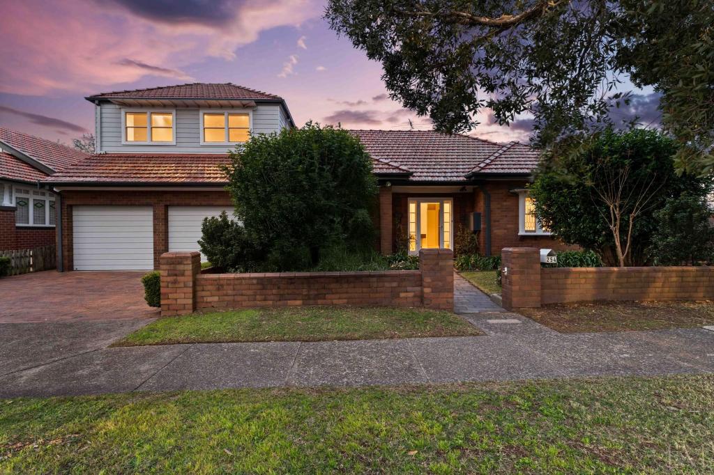 254 Parkway Ave, Hamilton East, NSW 2303