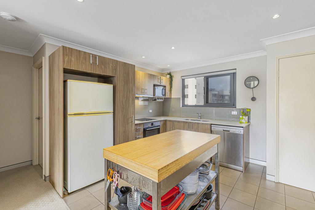 30/2 Walsh Loop, Joondalup, WA 6027