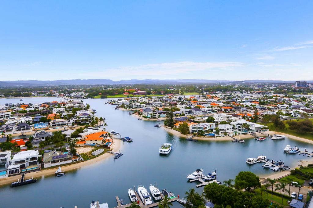 111/12 Commodore Dr, Surfers Paradise, QLD 4217