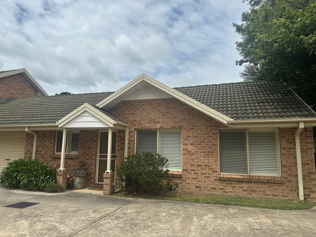 VILLA 3/2 OXLEY DR, MITTAGONG, NSW 2575