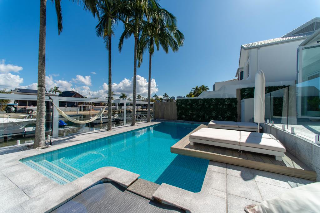 14 Buccaneer Ct, Surfers Paradise, QLD 4217