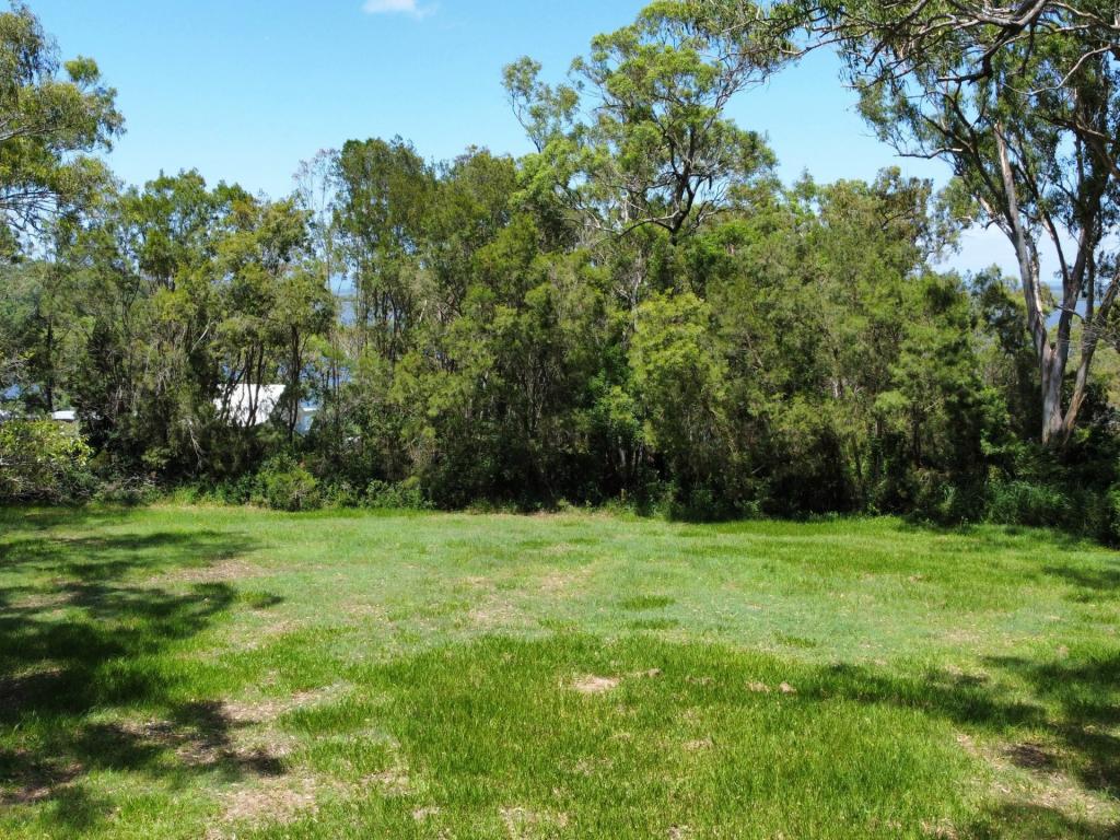 4 Cliff Tce, Macleay Island, QLD 4184