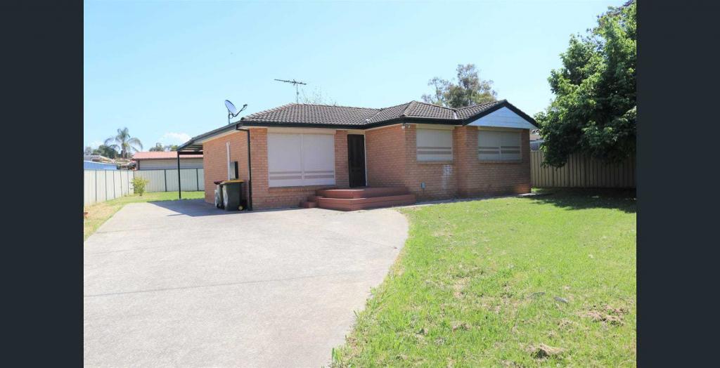 30 Hoyle Dr, Dean Park, NSW 2761