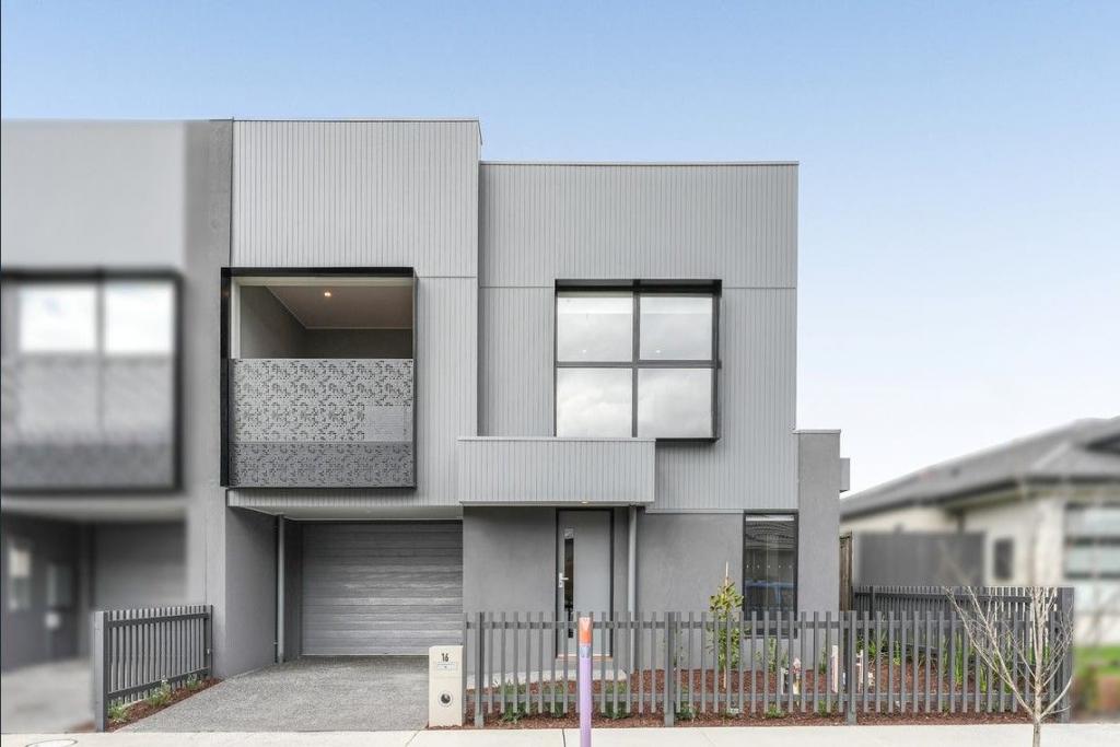 16 Aberfeldy Cres, Cranbourne South, VIC 3977