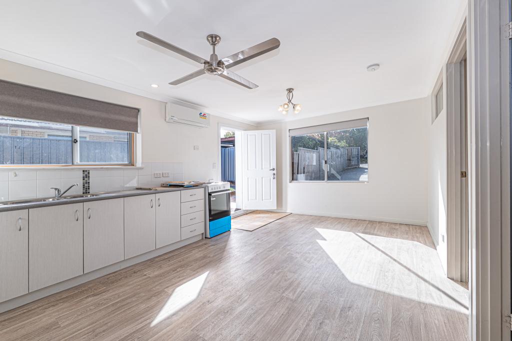 33A LUCICH ST, KELMSCOTT, WA 6111