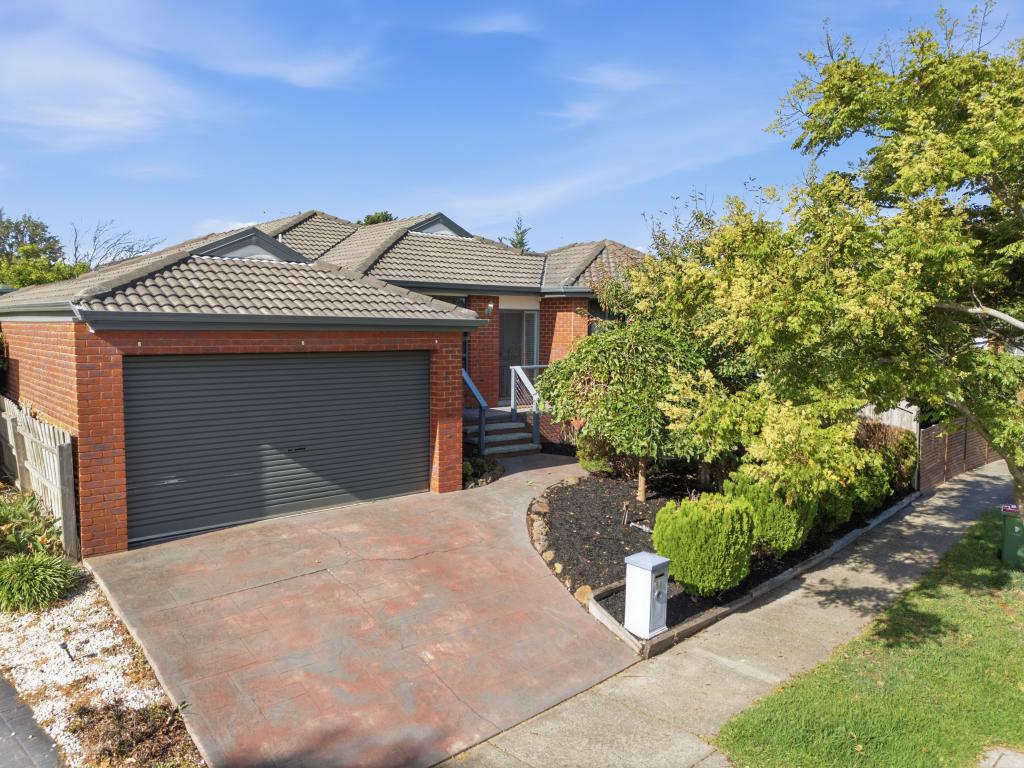 54 Bellevue Dr, Berwick, VIC 3806