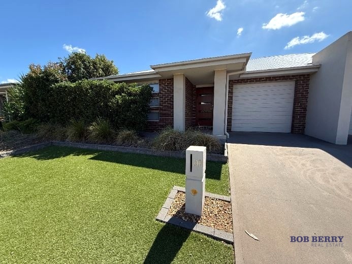 20b Magnolia Bvd, Dubbo, NSW 2830