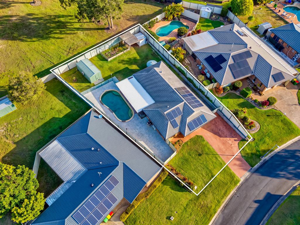 4 Gosford Ct, Helensvale, QLD 4212