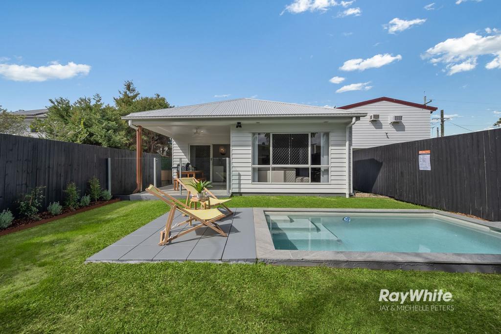 135 Scarborough Rd, Redcliffe, QLD 4020