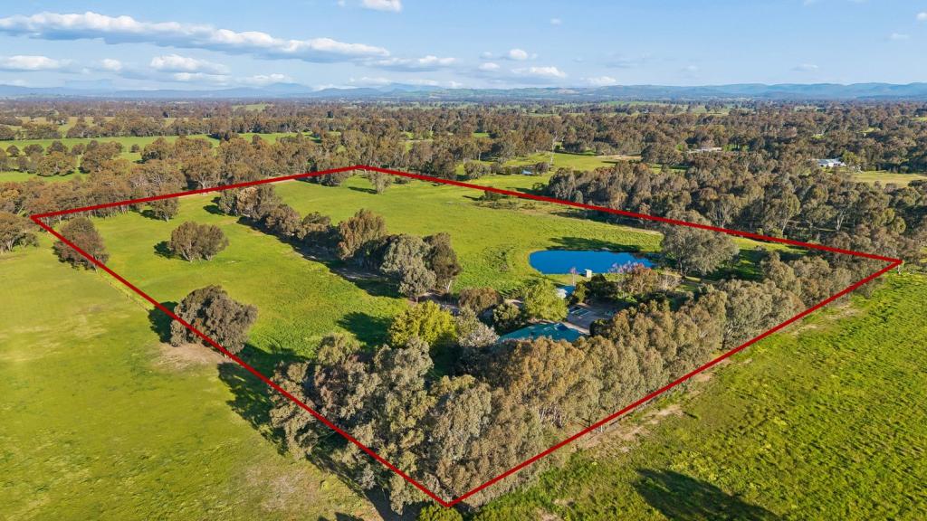 CRICKSTON PARK/712 GLENROWAN-MOYHU RD, GRETA WEST, VIC 3675