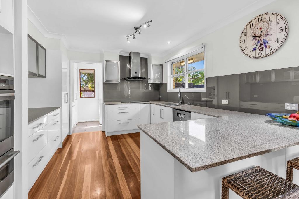 39 Rawlinna Dr, Mermaid Waters, QLD 4218