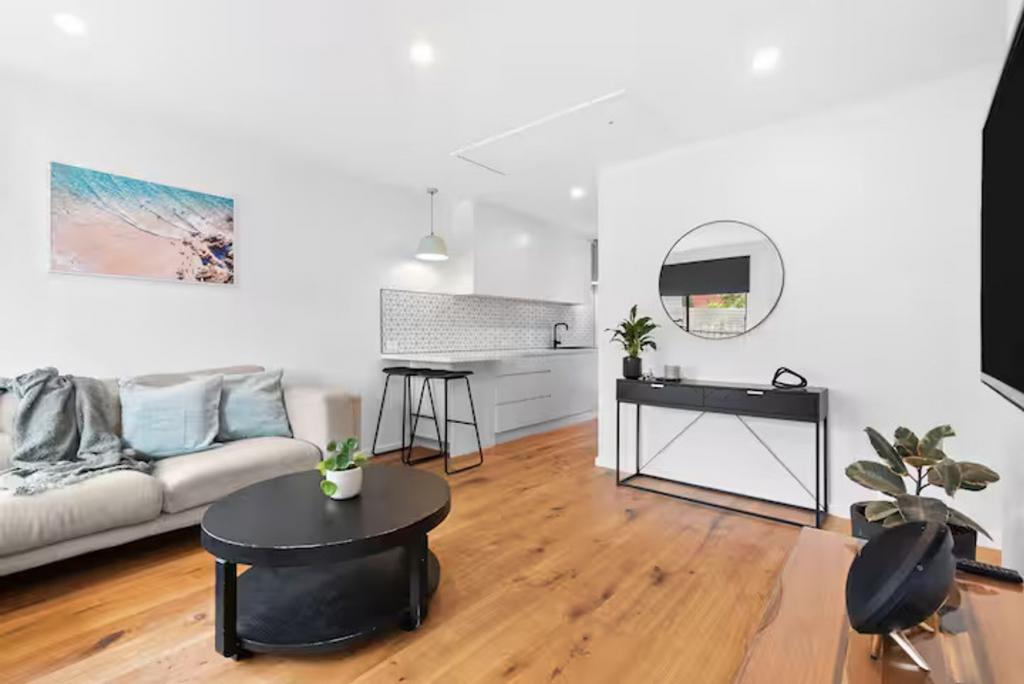 2/22 Marine Ave, Mornington, VIC 3931